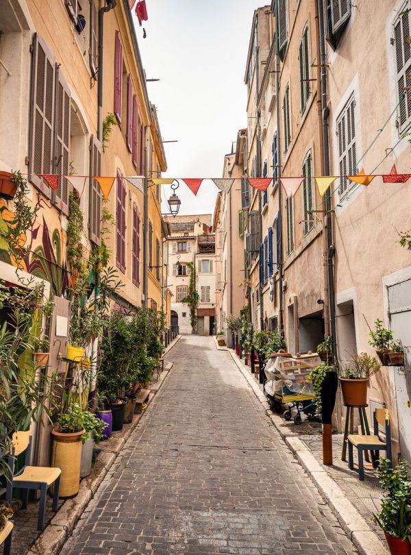 MARSEILLE_PRINTEMPS_ADOBE_STOCK_Manuel_Sulzer_Westend61_d6b586078e